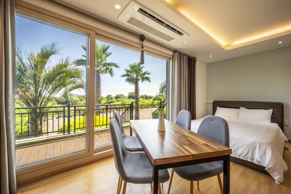 1 bedroom, premium bedding, blackout drapes, free WiFi