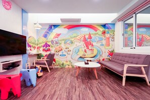 Family Quadruple Room - Jiutiandou Parent-Child House (Tainan)