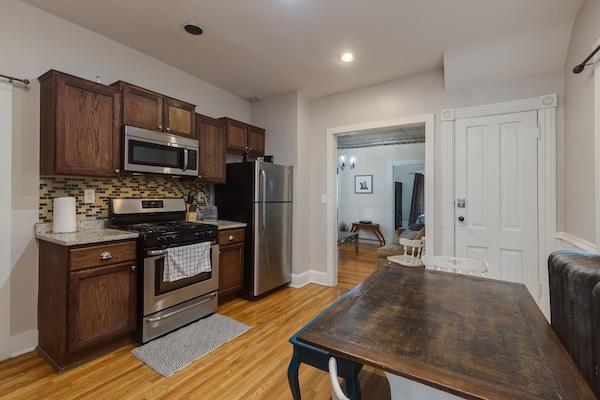 KĂŒhlschrank, Mikrowelle, Ofen, Herdplatte