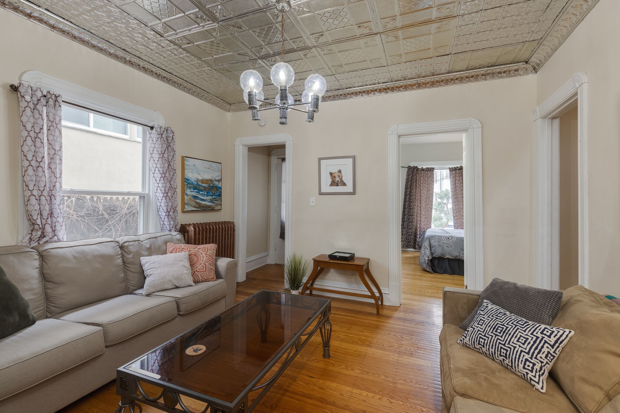 Cozy Lyn-lake Escape  Walkable  9 Beds  Uptown - Minneapolis, MN