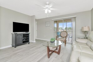 Een smart-tv en een dvd-speler