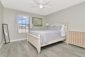 2 slaapkamers, een strijkplank/strijkijzer, gratis wifi, beddengoed