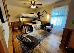4 bedrooms, desk, iron/ironing board, travel cot