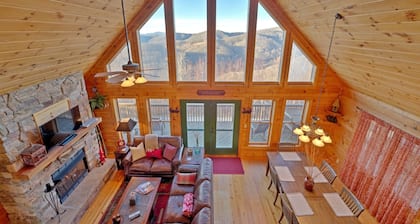 Starlink, Hot Tub & Views + Biltmore Pass | Pet-Friendly | Near Hatley Pointe