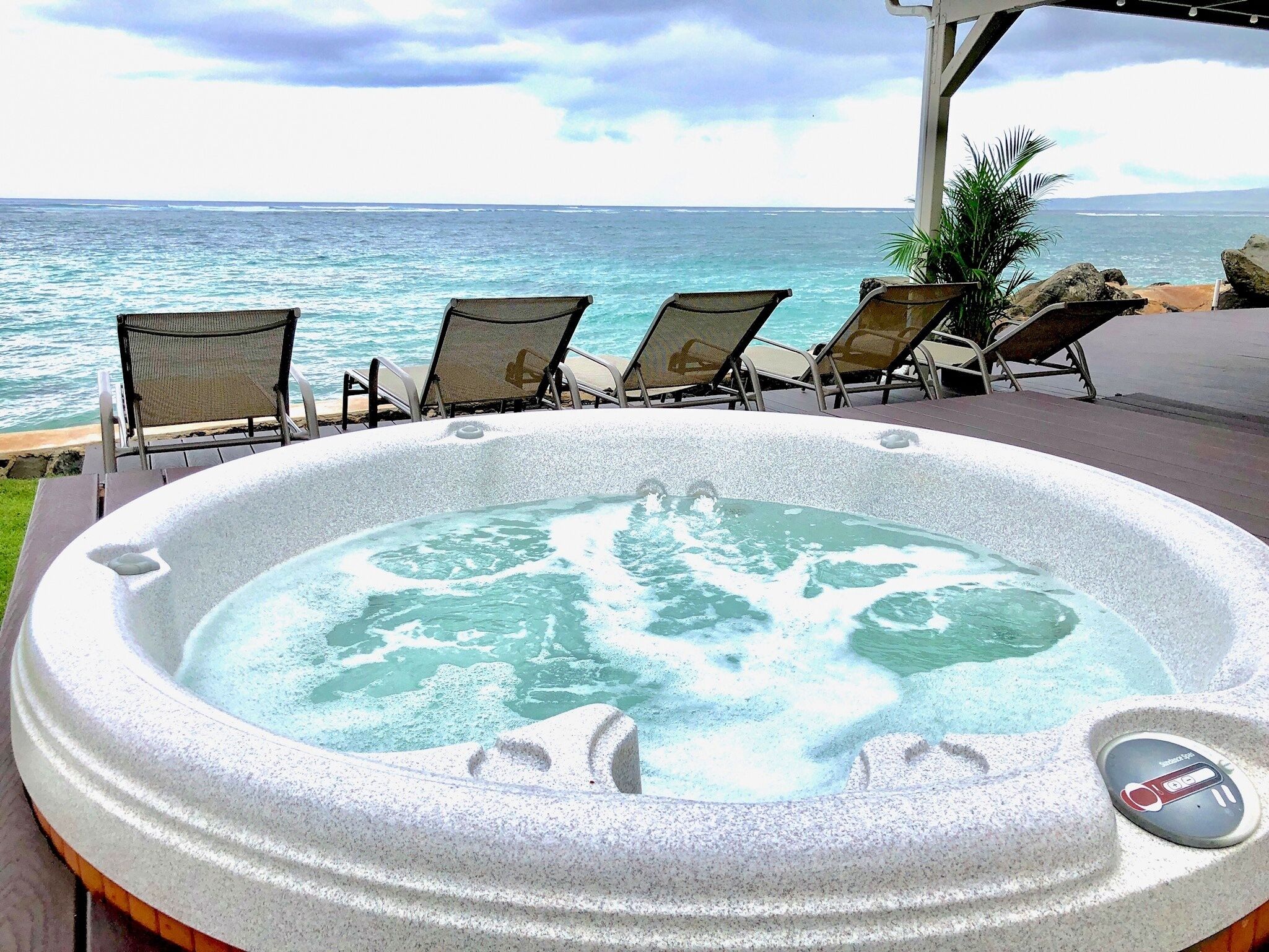 Private Oceanfront Hot-Tub  Mini-Resort North Shore O’ahu