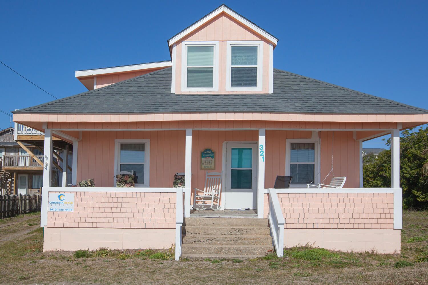 AA321: Hunnicutt House: Oceanfront, Rustic Cottage, Short walk to Kure Beach Pie