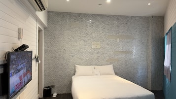 Dobbeltrom – superior, 1 dobbeltseng | Dundyner, skrivebord, wi-fi (inkludert) og sengetøy