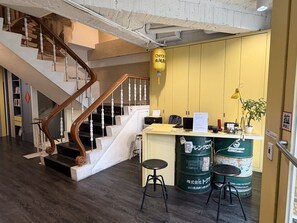 ฝ่ายต้อนรับ