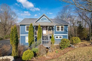Exterior - Updated Cottage Atop App Ski Mountain (Blowing Rock)