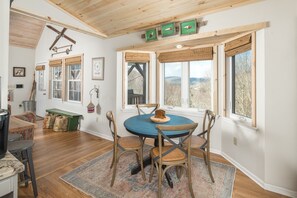 Dining - Updated Cottage Atop App Ski Mountain (Blowing Rock)