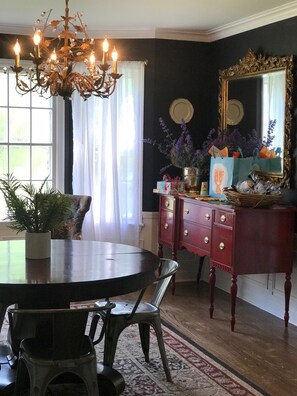 Dining - Gorgeous Private Countryside Getaway! (South Bend)