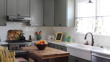 Microwave, oven, stovetop, dishwasher