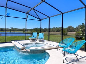 Lämmitetty uima-allas