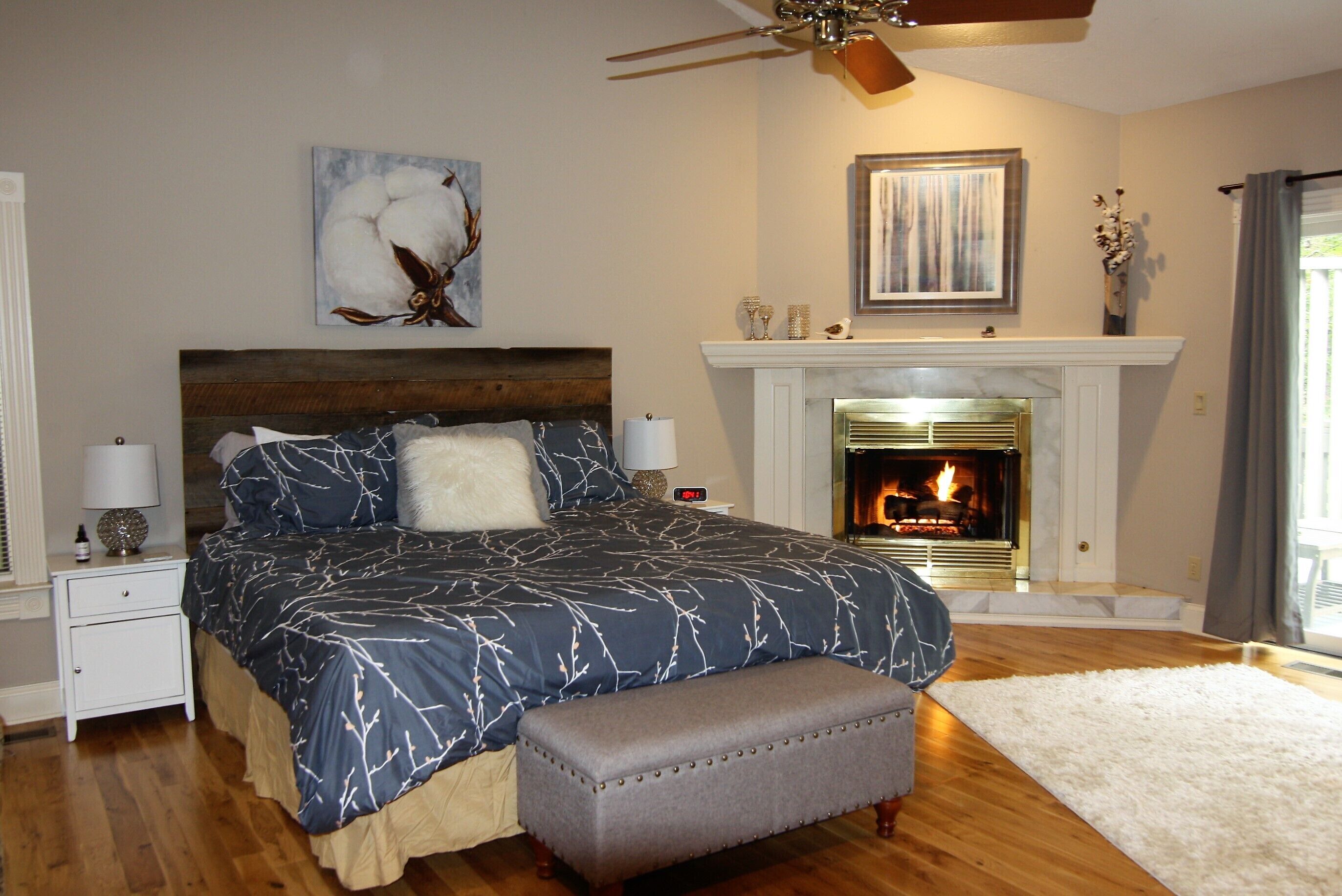 Oct/Nov. Book 3/4th free-Enjoy Rumbling Bald LakeFrnt-HotTub-Firepit-4500sq ft!