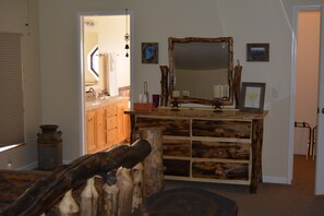 3 chambres, fer et planche à repasser, Wi-Fi gratuit, draps fournis