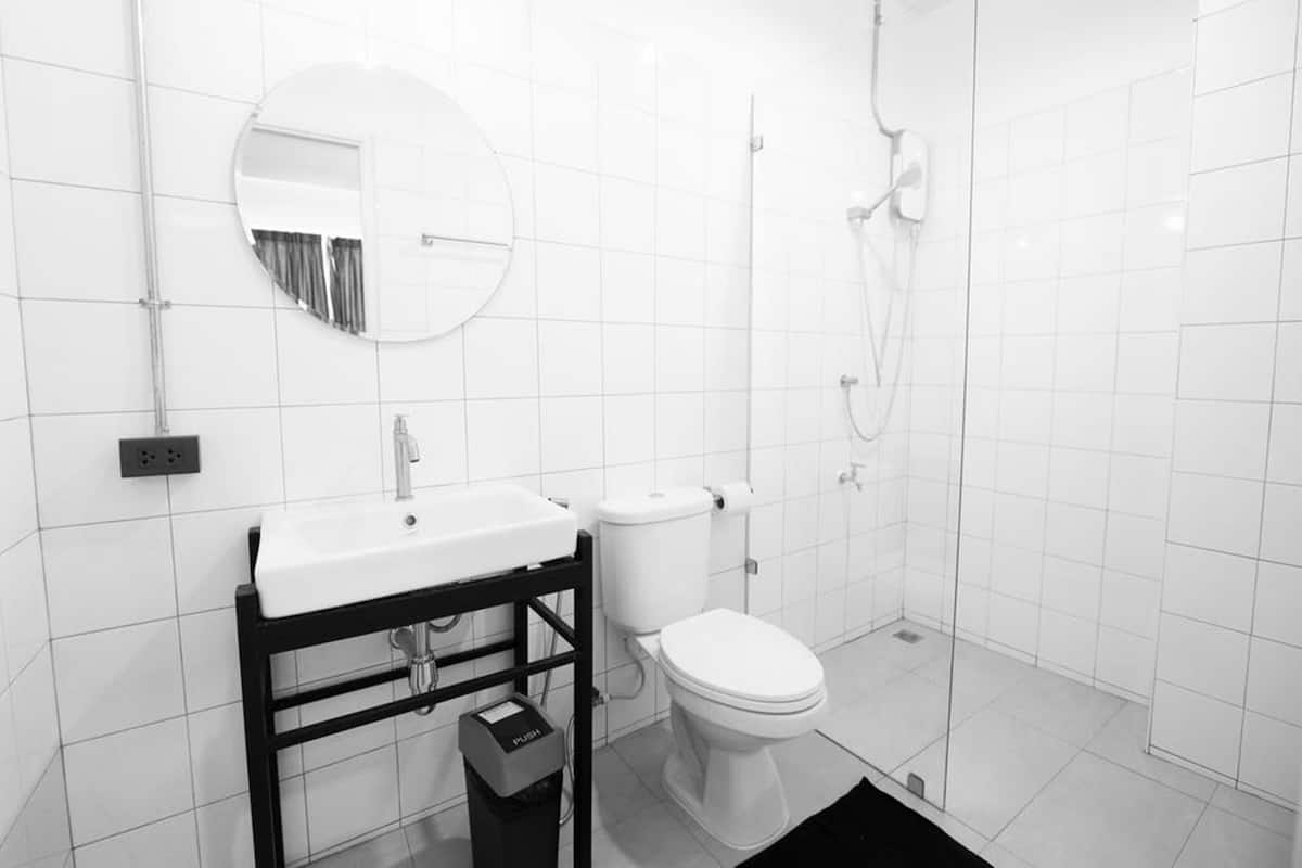 Bruser, gratis toiletartikler, hjemmesko, håndklæder