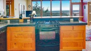 Unclassified image, 5 of 26, button - Bella Vista - Ocean View (Yachats)