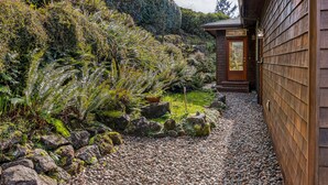 Unclassified image, 2 of 26, button - Bella Vista - Ocean View (Yachats)