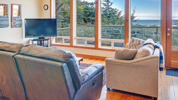 Unclassified image, 1 of 26, button - Bella Vista - Ocean View (Yachats)