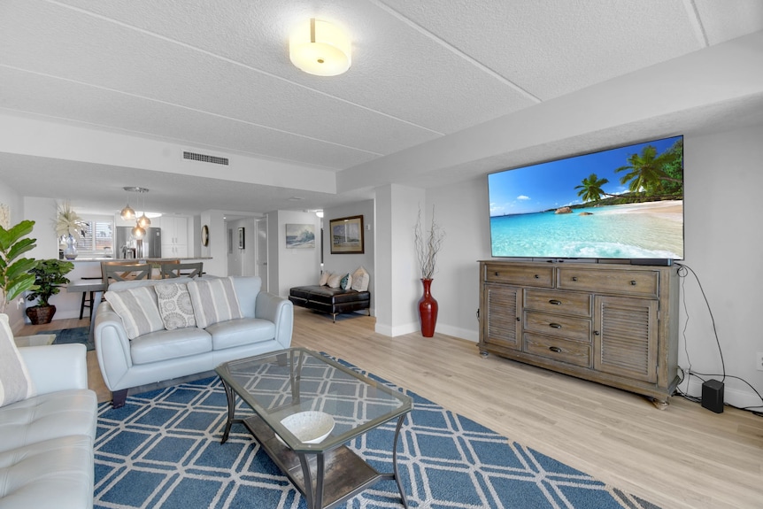 Ocean Front 2 Bed 2 Bath With Ocean Front Pool, Walk To Restaurants - St. 오거스틴 비치