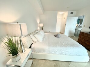 2 habitaciones, insonorización y tabla de planchar con plancha 