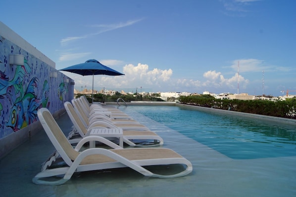 Outdoor pool - 2BR, Balcony, Garage, Rooftop Pool, Secure, Central Location, Garage Parking (Playa del Carmen)