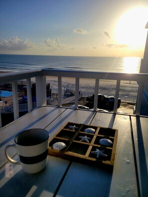 Property grounds - Salty Kisses OCEANFRONT Daytona Beach studio condo (Daytona Beach)
