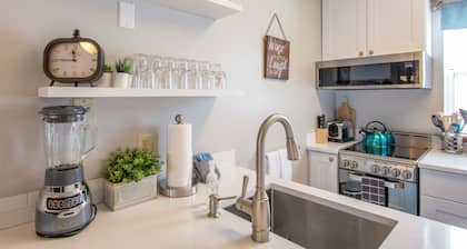 Lodge 9, Downtown, AC, Ground Floor!