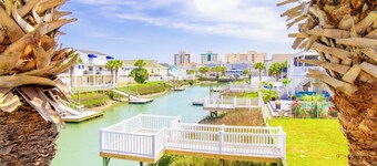 Ocean Inlet Beach Paradise! Waterfront Private POOL & TIKI HUT!