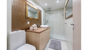 Unclassified image, 3 of 9, button - Luxury apartment in the city center (Tallinn)