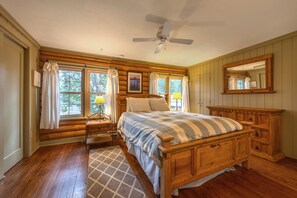 3 bedrooms, iron/ironing board, free WiFi, bed sheets - Baja Norte - Hot Tub! Cozy Log Cabin, Perfect Hood River Getaway! (Hood River)