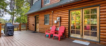 Baja Norte - Hot Tub! Cozy Log Cabin, Perfect Hood River Getaway!