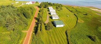 Grand River, Beach, Chalets authentiques