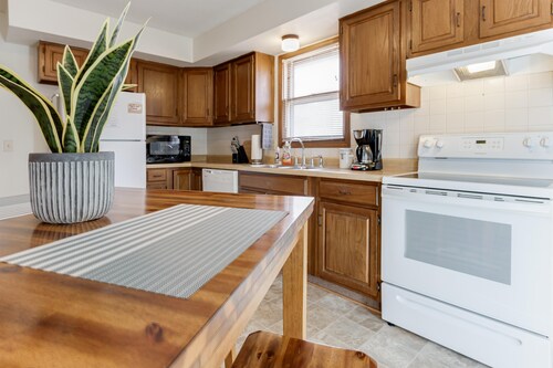 A Very Clean 2-Bedroom With Great Amenities