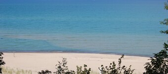 Propiedad de lujo en playa privada con impresionantes vistas al lago