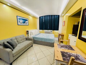 Iron/ironing board, free WiFi, bed sheets