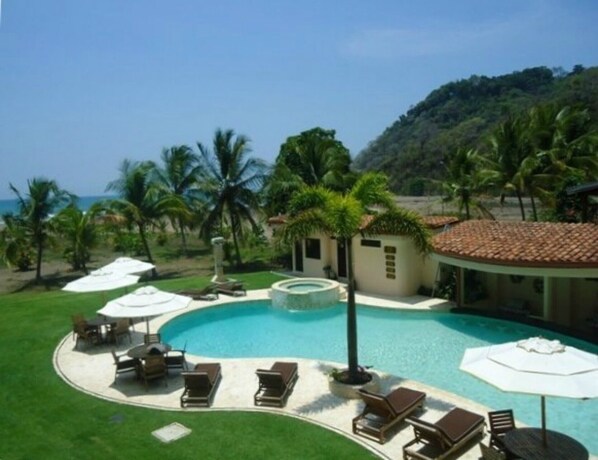 Outdoor pool - Luxury Oceanfront Apartment 3BR/2BA in Jaco! (Jaco)