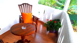 标准双人房, 1 张双人床, 公共浴室, 花园景观 | 阳台