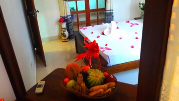 Standard Double Room, 1 Double Bed, Shared Bathroom, Garden View | Premium bedding, desk, iron/ironing board, rollaway beds