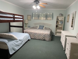 2 bedrooms, iron/ironing board, free WiFi, bed sheets