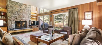 RMR: Wind River 5 Condo in Teton Village