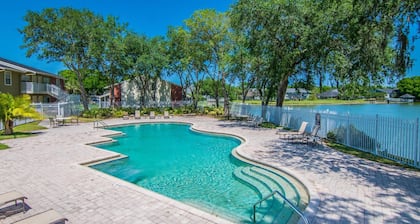 Lake Front - Ground Level - 2 bedroom 2 bath