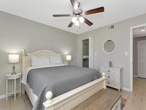 2 bedrooms, iron/ironing board, free WiFi, bed sheets - Lake Front - Ground Level - 2 bedroom 2 bath (Brandon)