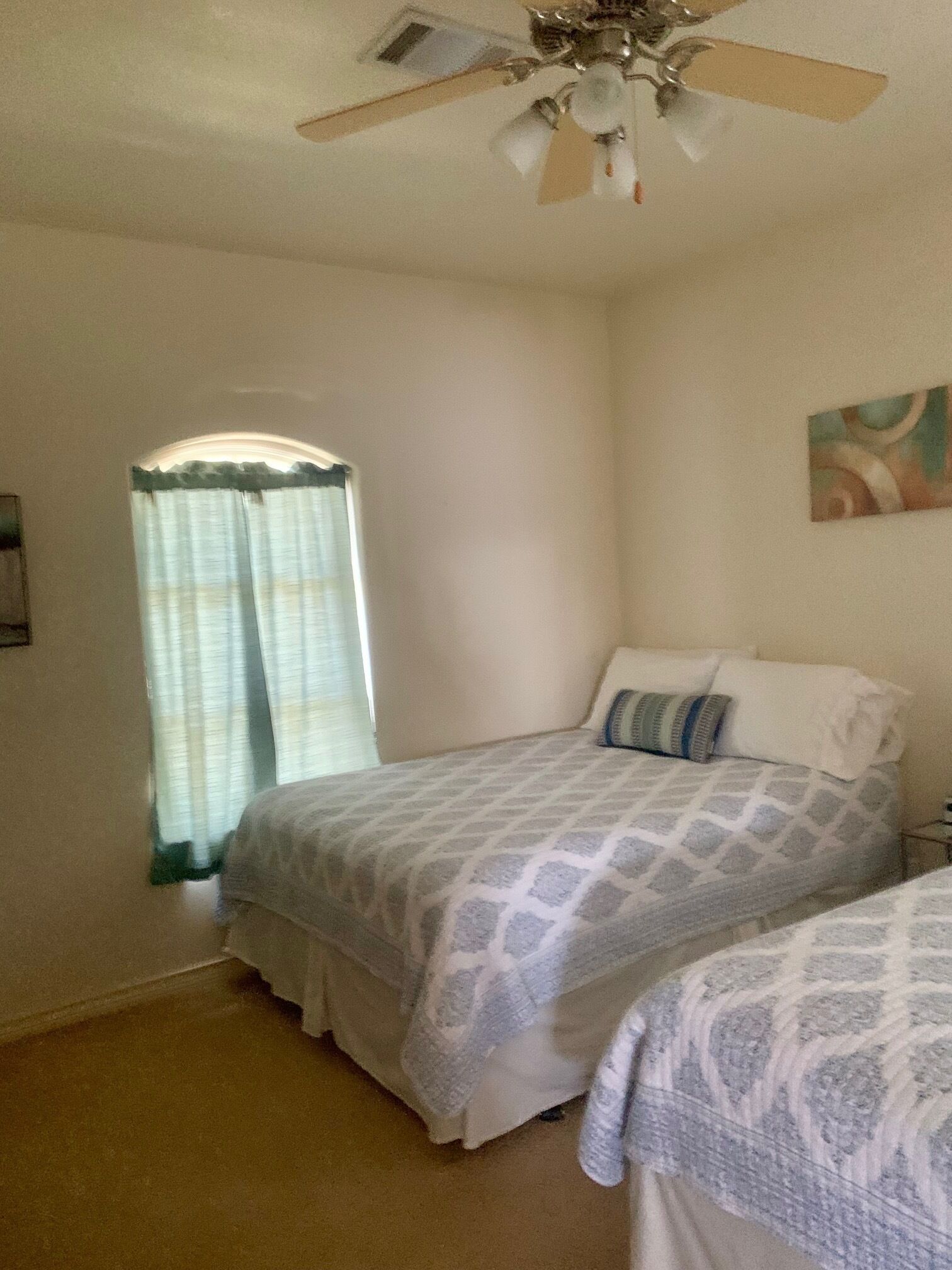 2 Queens in Guest House