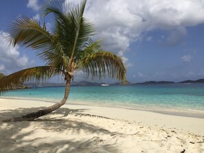 Am Strand, Liegestühle, Strandtücher