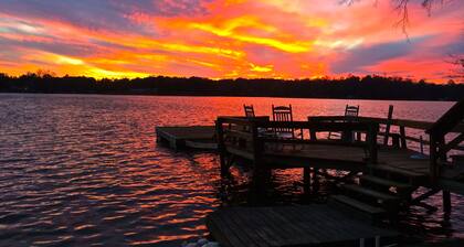 Big water, wide view, amazing sunsets. RATES REDUCED for fall & winter getaways.