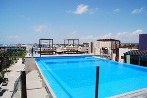 Pool - Beach 1 Block, Garage, Rooftop Pool (Playa del Carmen)
