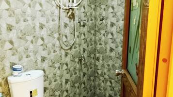 Standard Cottage, 1 Bedroom, Garden View, Garden Area | Bathroom | Shower, free toiletries, towels