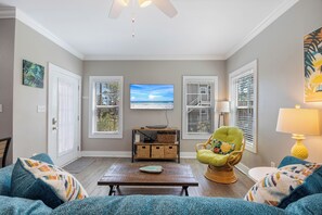 Televisión, reproductor de DVD y estéreo 