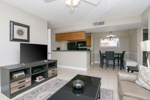 Een smart-tv en een dvd-speler